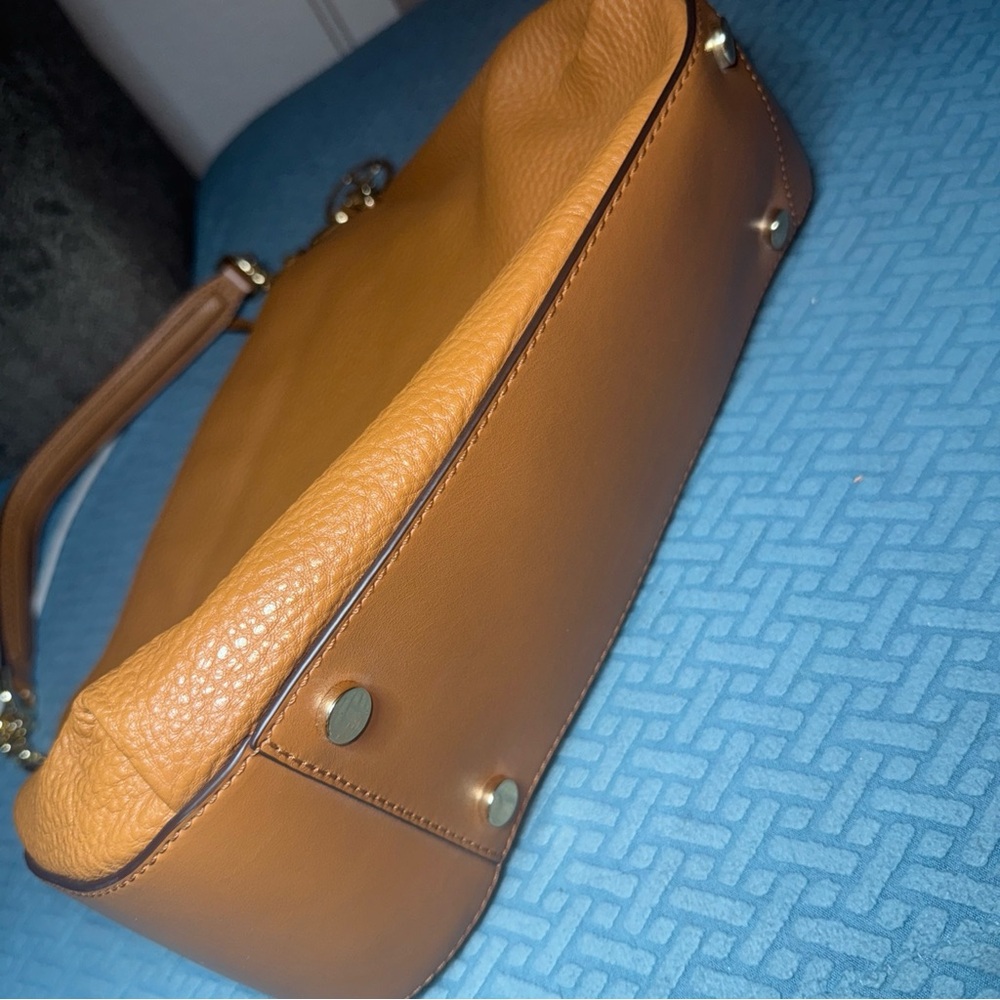 Michael Kors Camel Leather Hobo Bag with Chain Strap looks new med large - Picture 7 of 7